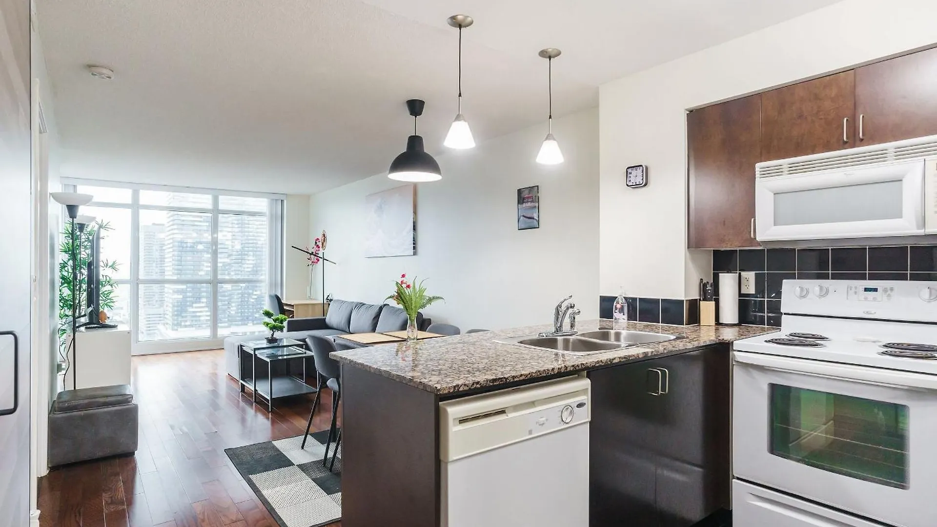 Lanterra Downtown Apartment Toronto