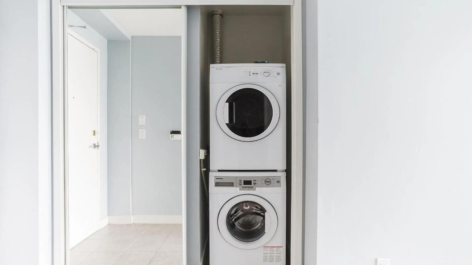 Lanterra Downtown Apartment Toronto Canada