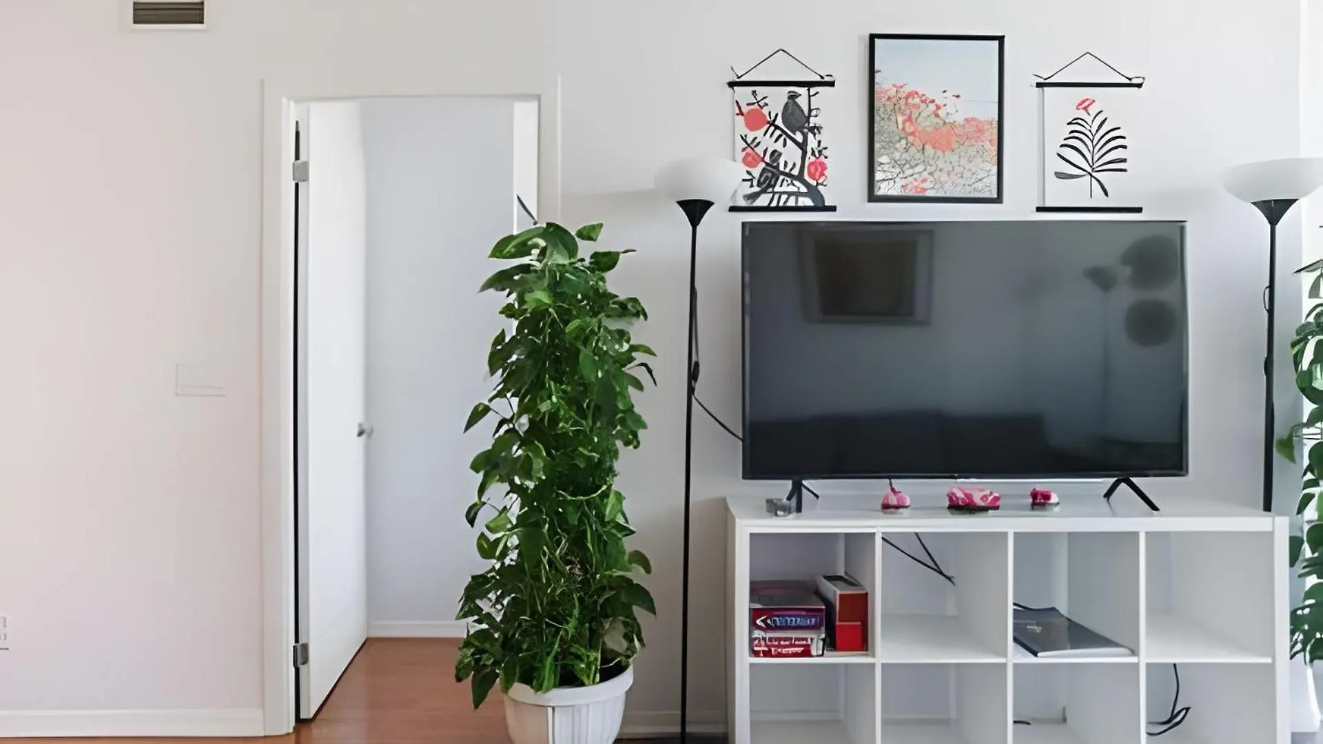 Lanterra Downtown Apartment Toronto