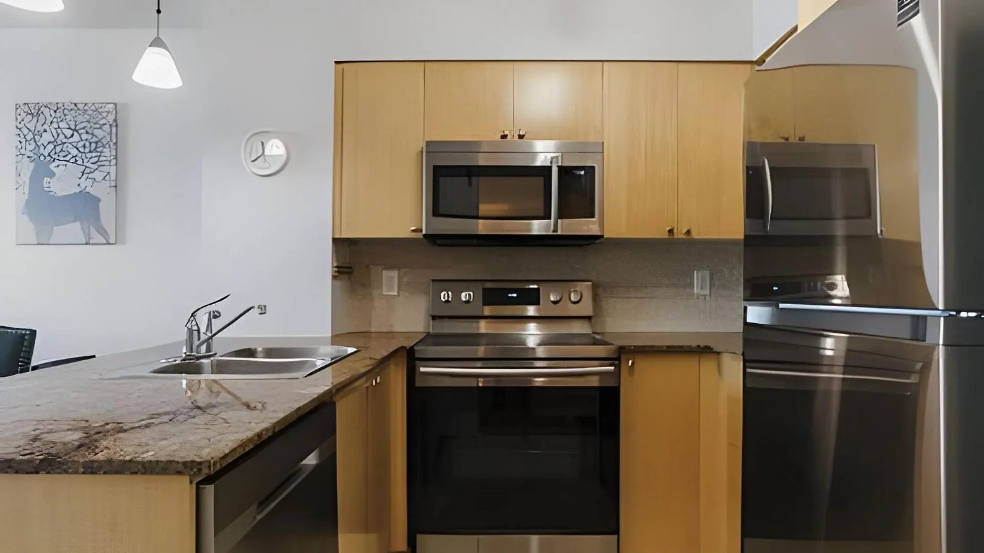 Lanterra Downtown Apartment Toronto
