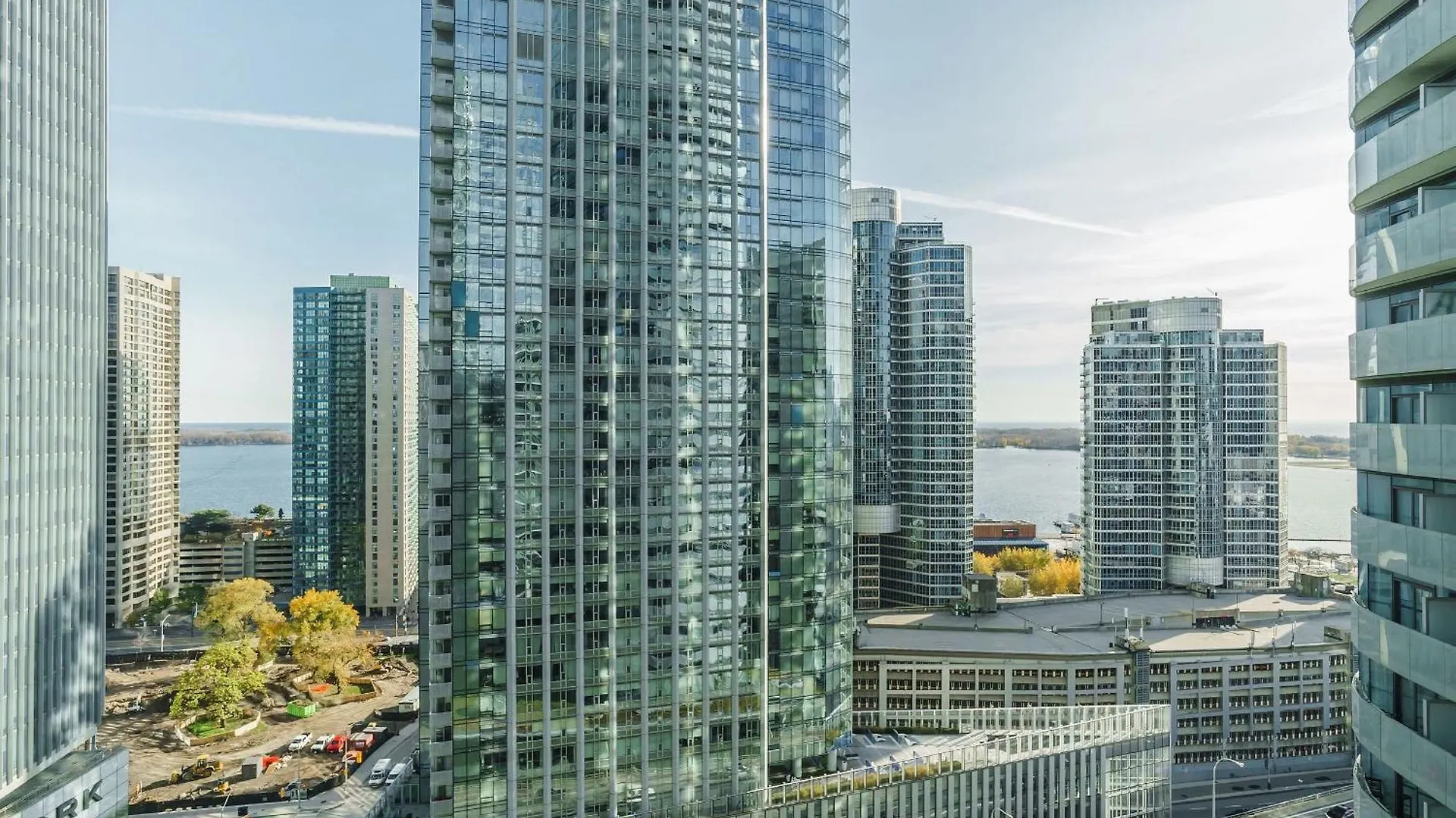 Lanterra Downtown Apartment Toronto