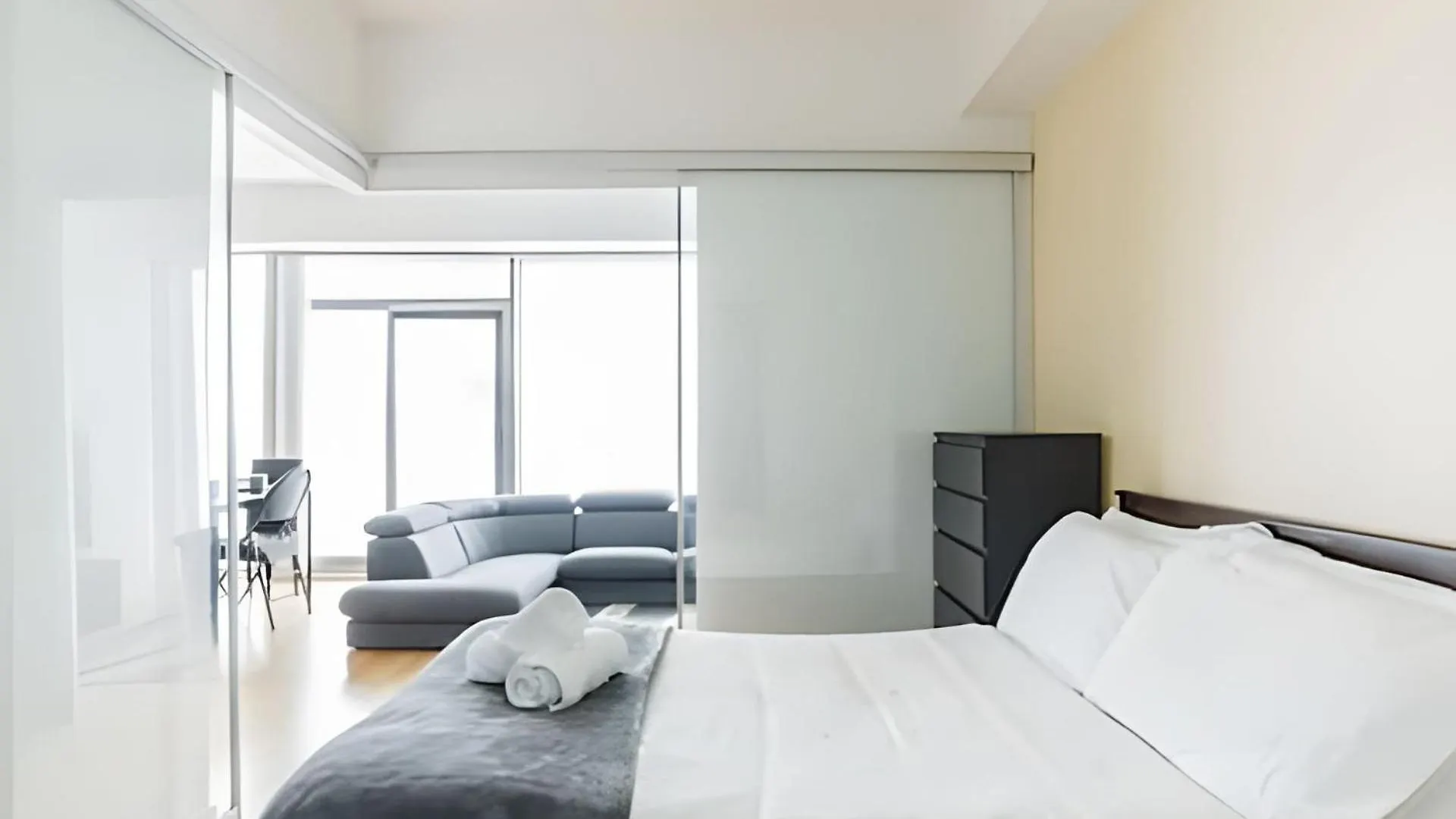 Lanterra Downtown Apartment Toronto Canada