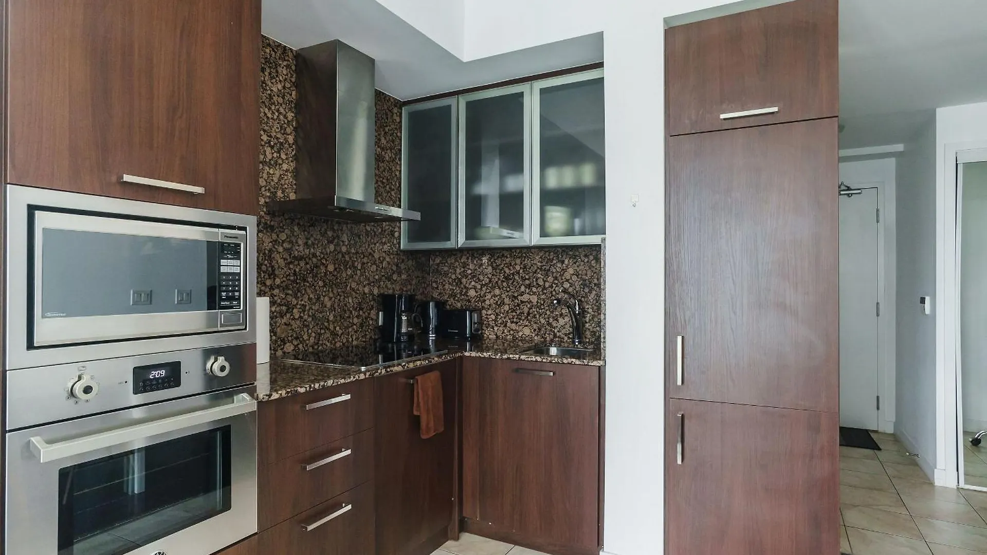 Lanterra Downtown Apartment Toronto Canada