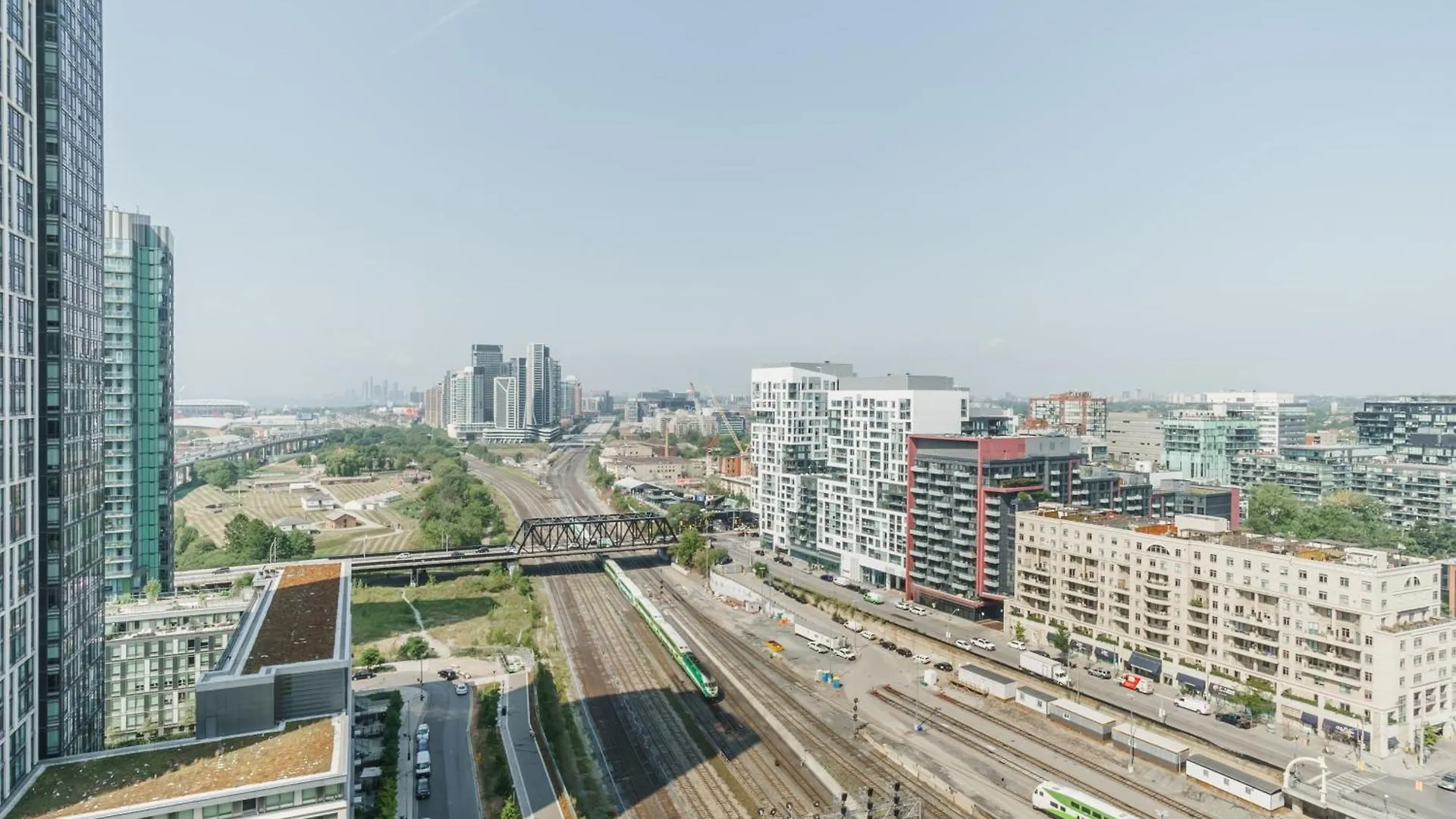 토론토 Lanterra Downtown 아파트