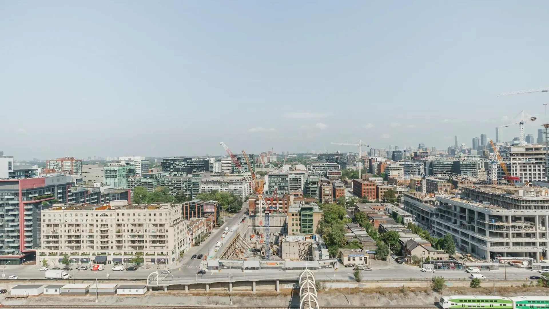 토론토 Lanterra Downtown 아파트
