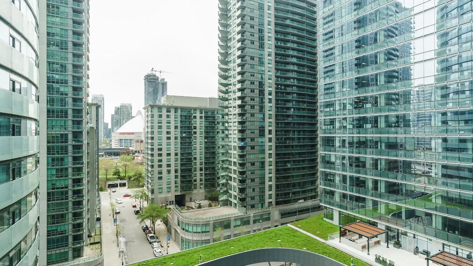 토론토 Lanterra Downtown 아파트