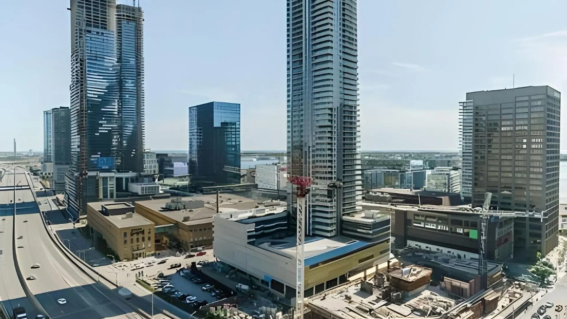 토론토 Lanterra Downtown 아파트