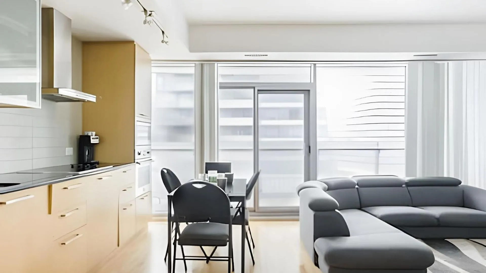 Lanterra Downtown Daire Toronto