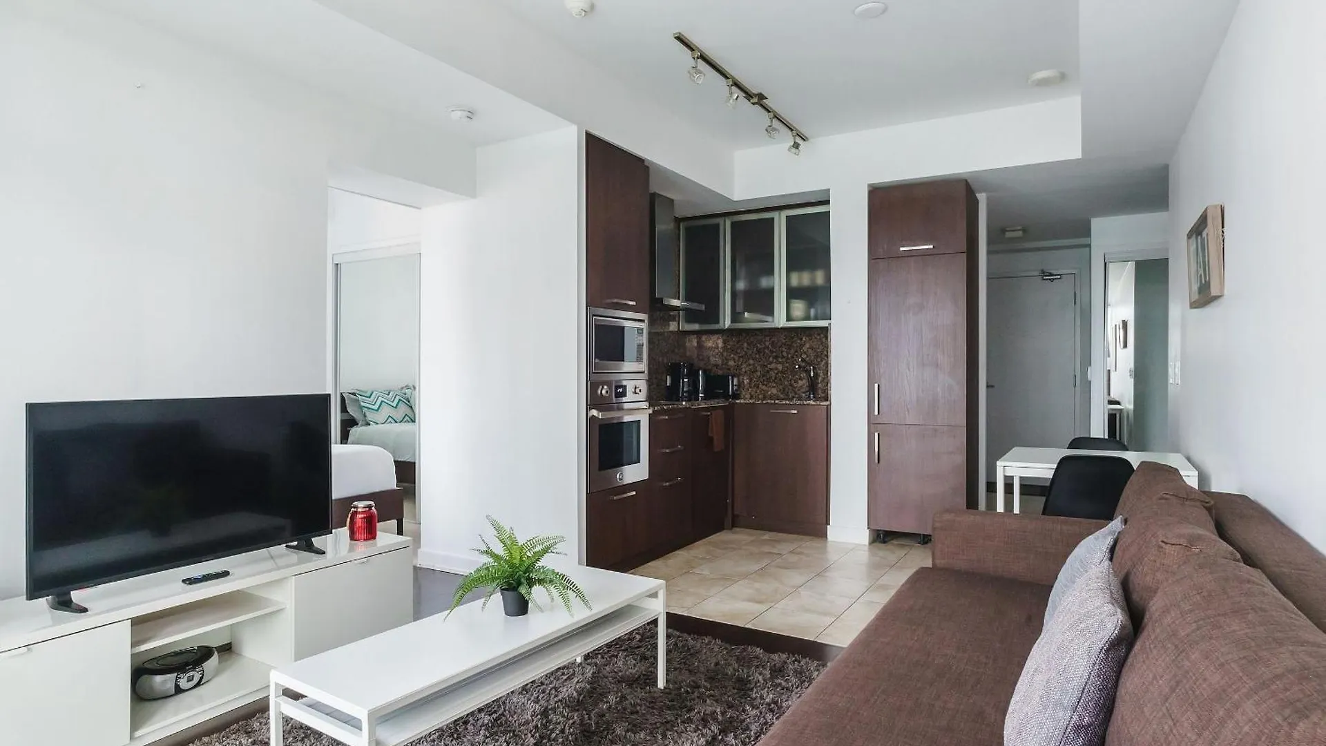 토론토 Lanterra Downtown 아파트 0*,  캐나다